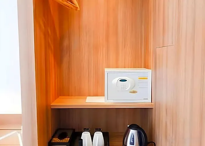 Pinnacle Dream Hotel 3*